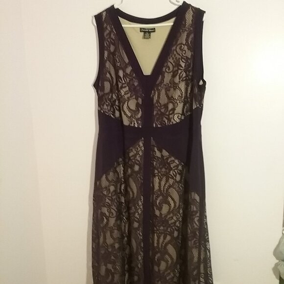 Candlelight Purple Lace Sleeveless Maxi Dress With Cream/Beige Lining - Picture 1 of 2